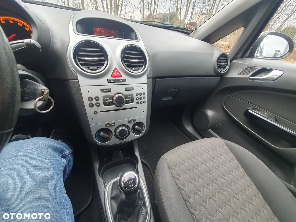 Opel Corsa 1.4 16V Edition - 18