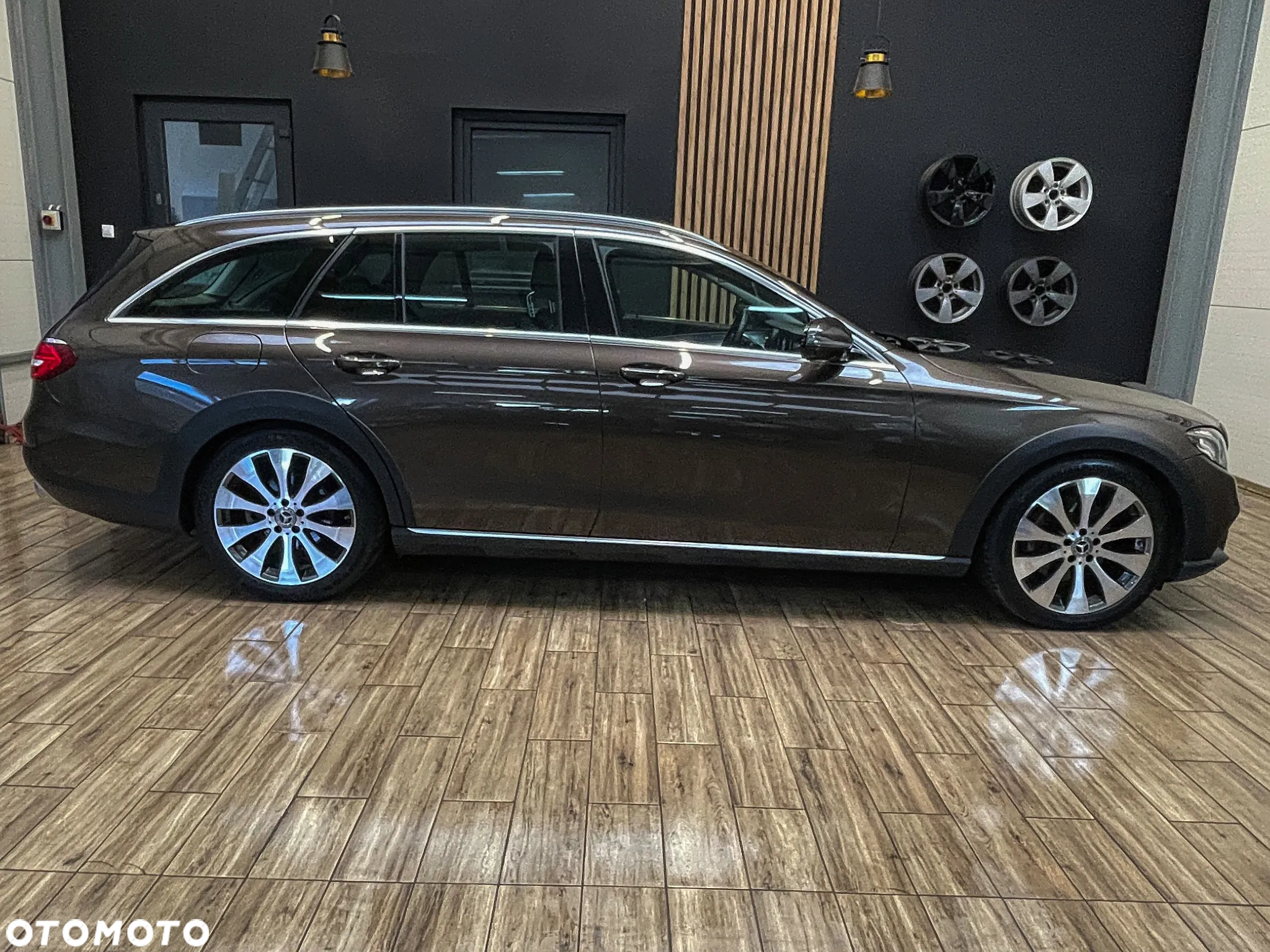 Mercedes-Benz Klasa E 220 d 4Matic T All-Terrain 9G-TRONIC Exclusive - 7