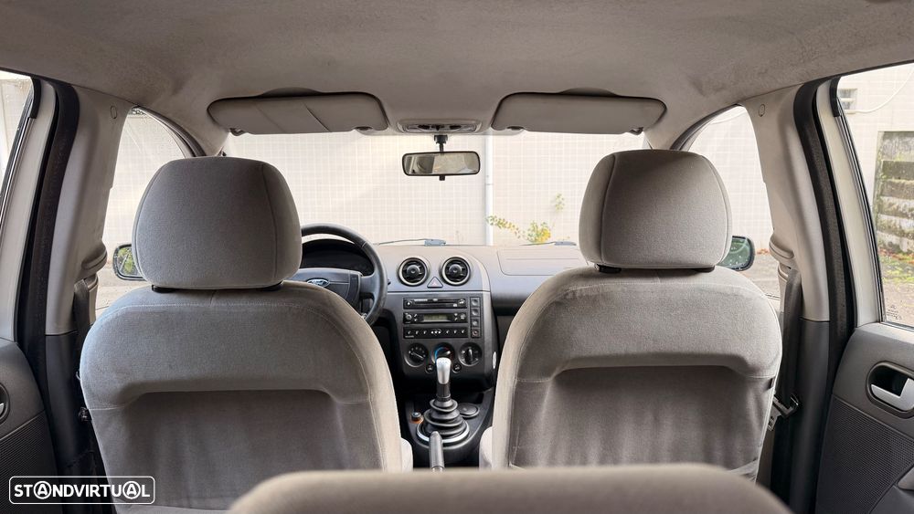 Ford Fiesta 1.25 Ambiente - 14