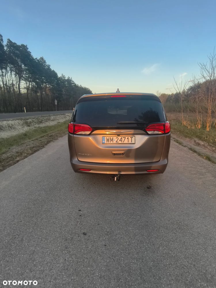 Chrysler Pacifica - 5