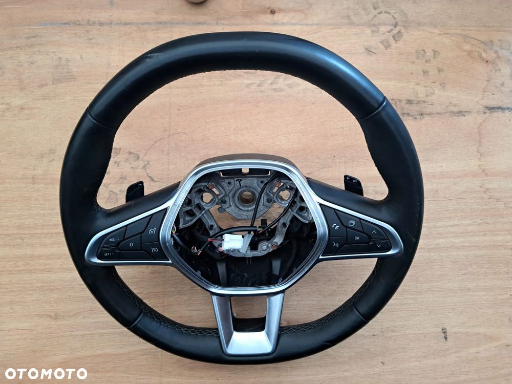 Renault Clio V Kierownica wielofunkcyjna z manetkami