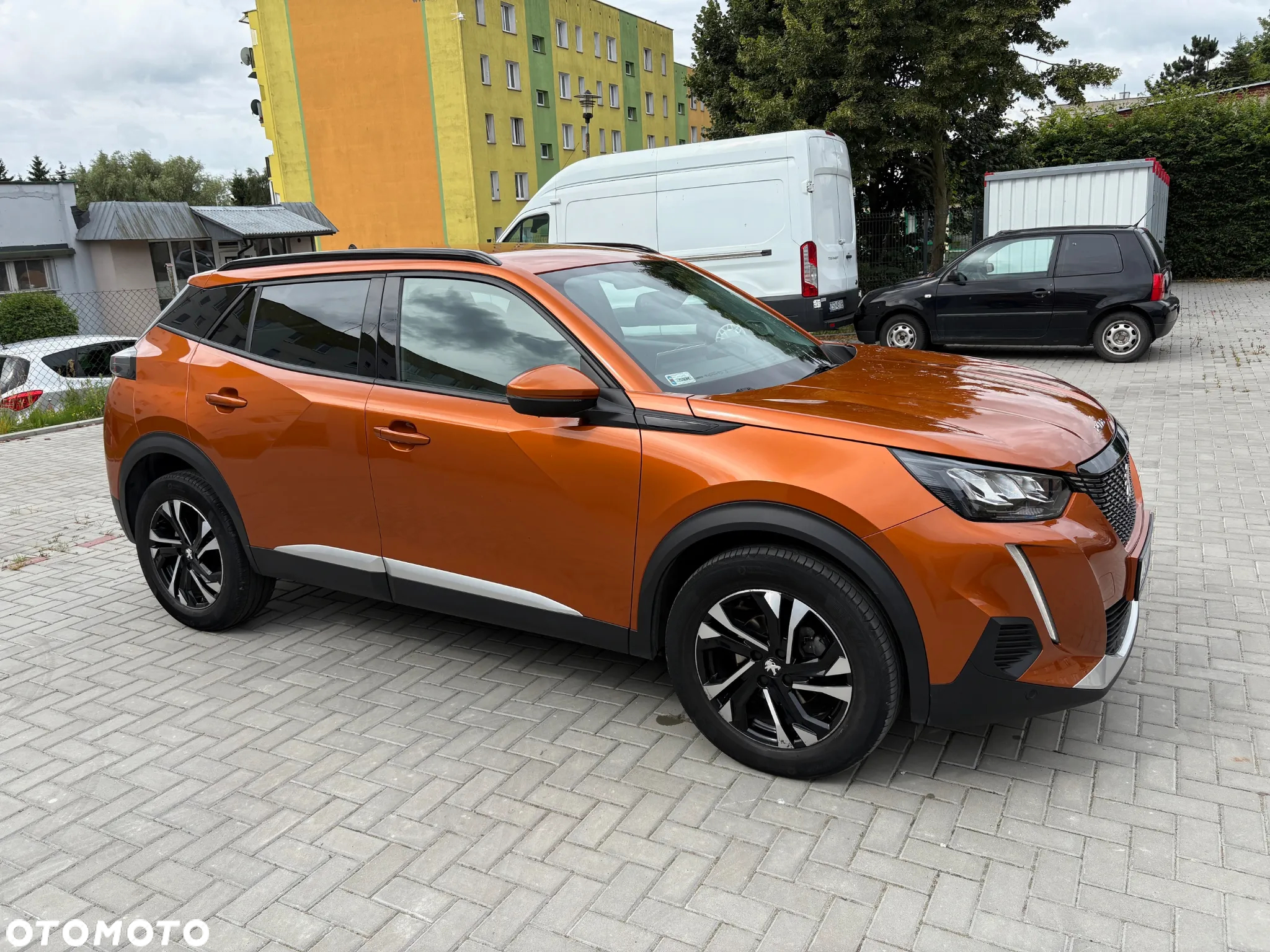 Peugeot 2008 1.2 PureTech Allure S&S - 4