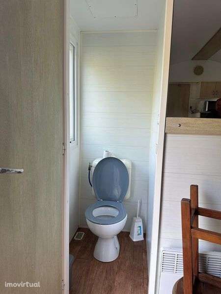 Casa bengalou com 2 quartos 1 de casal , o outro com 2 camas individua - Grande imagem: 3/8