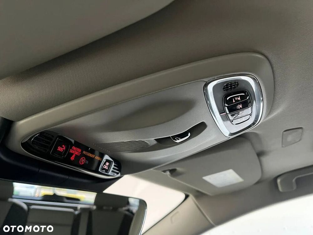 Volvo V60 D4 Drive-E Momentum - 37