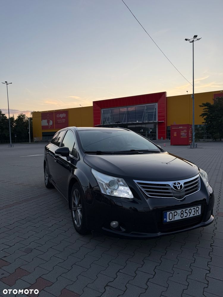 Toyota Avensis 2.2 D-4D Premium - 1