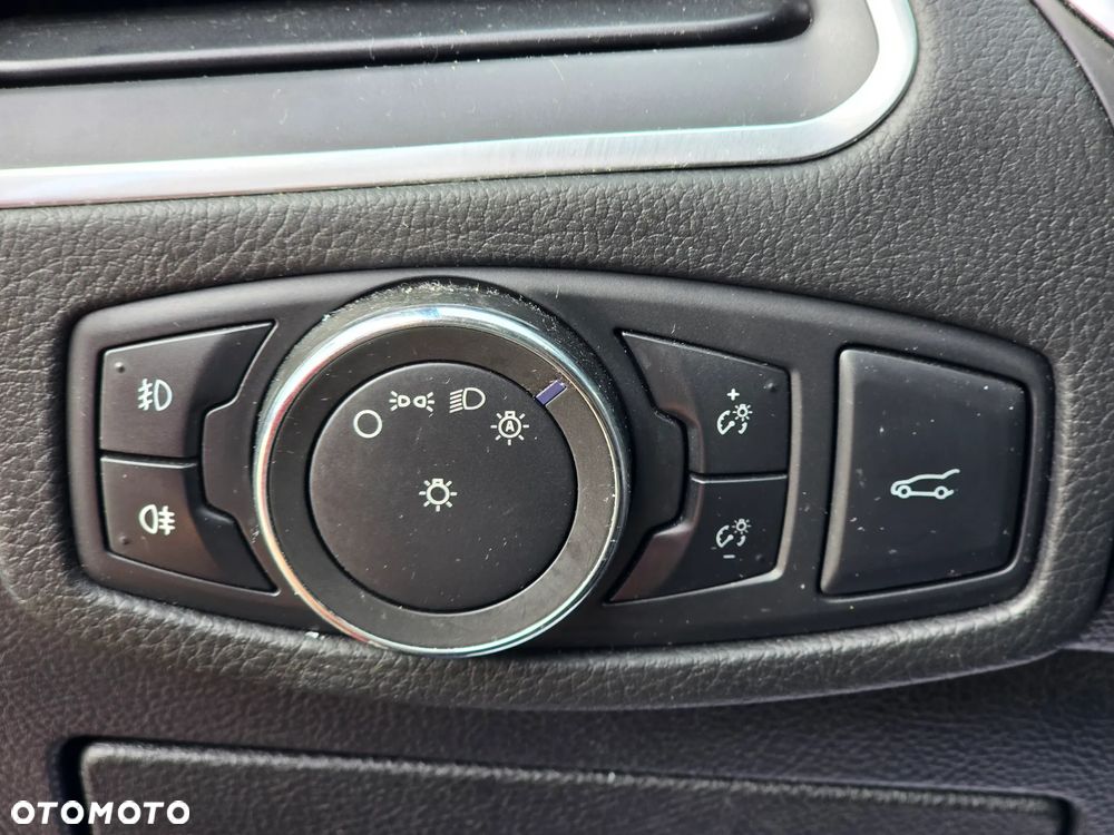 Ford S-Max 2.0 TDCi 4WD Titanium PowerShift - 33