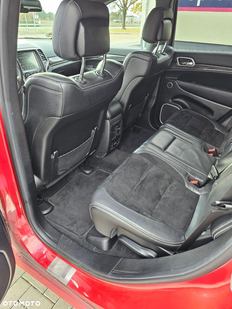 Jeep Grand Cherokee - 22