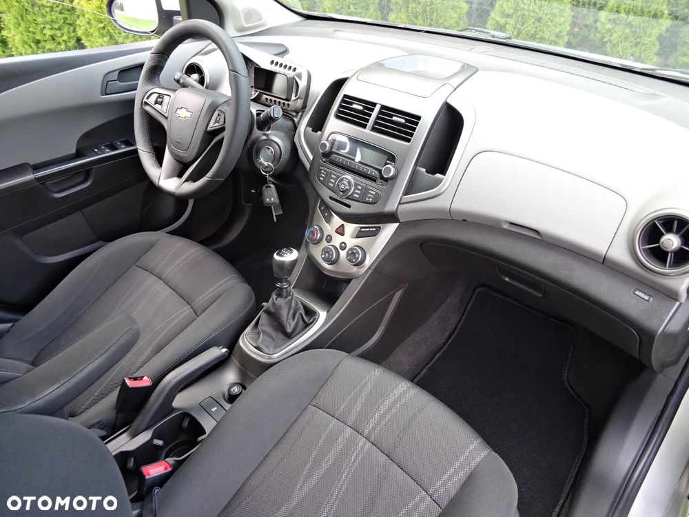 Chevrolet Aveo - 4