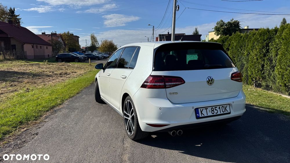 Volkswagen Golf 2.0 TDI BMT GTD - 6