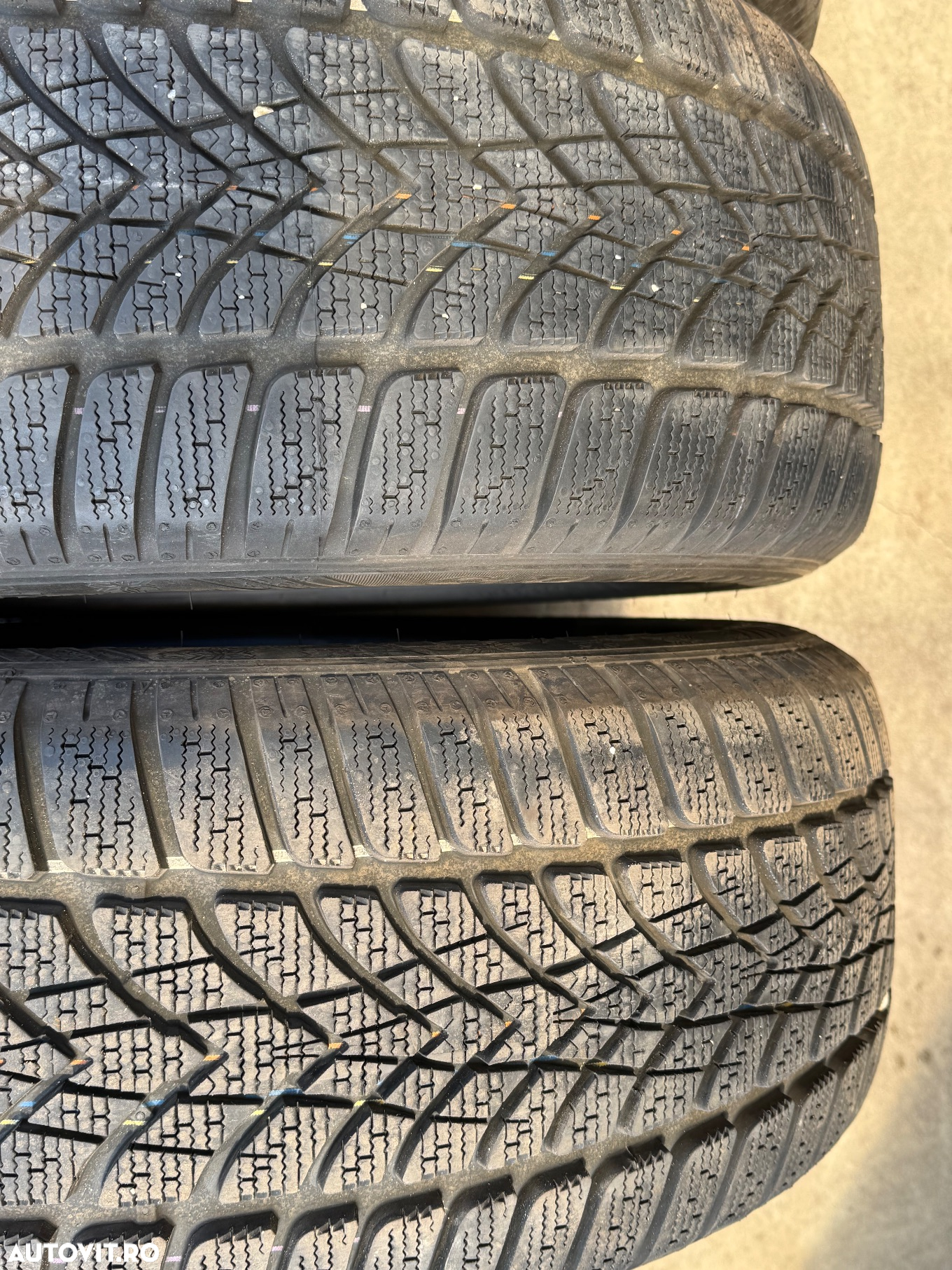 Vând 4 anvelope 225/55/17 Dunlop de iarnă ca noi - 3