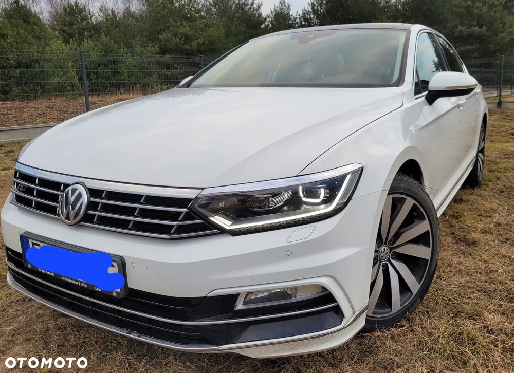 Volkswagen Passat - 1