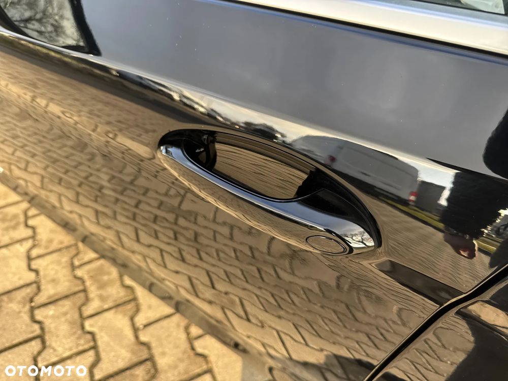 BMW Seria 5 530i GPF xDrive Sport Line sport - 26