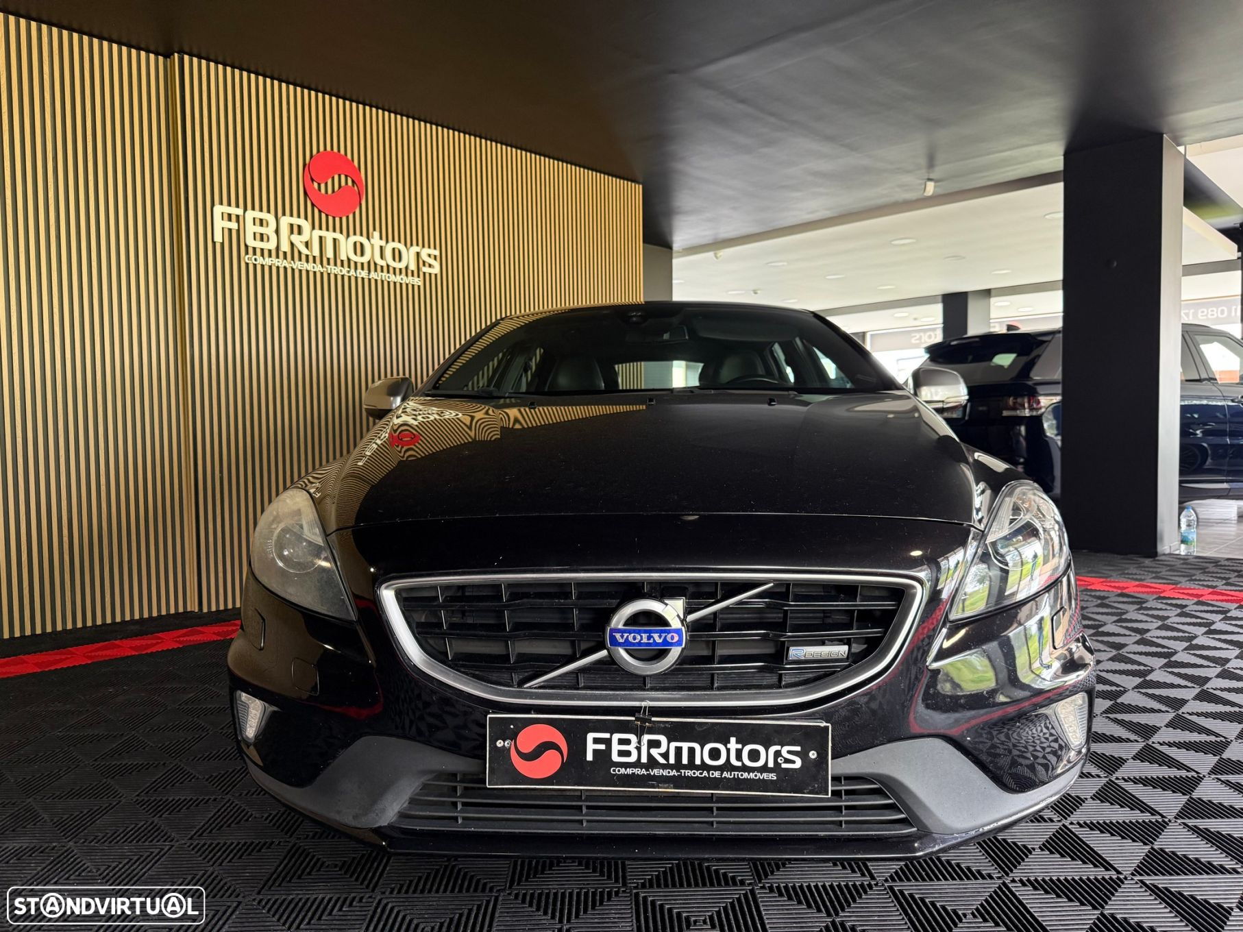 Volvo V40 1.6 D2 R-Design - 2