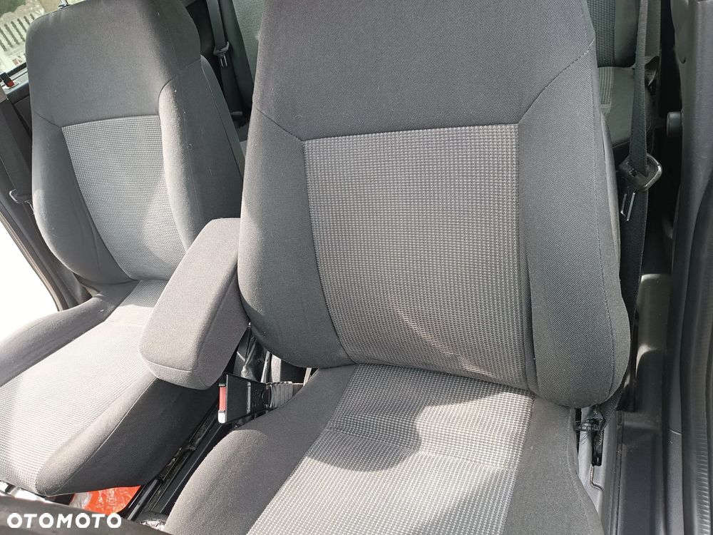 Opel Meriva 1.6 (Essentia) - 12