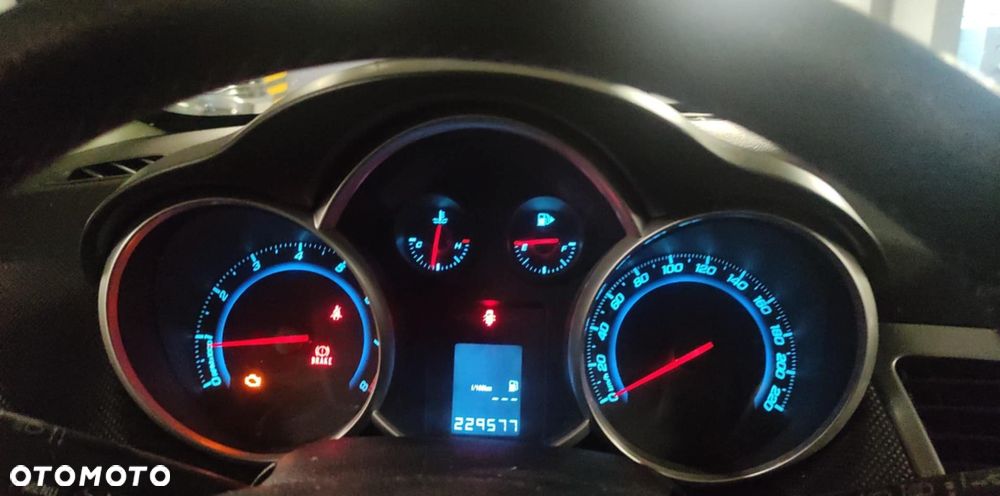 Chevrolet Cruze 1.8 LT - 11