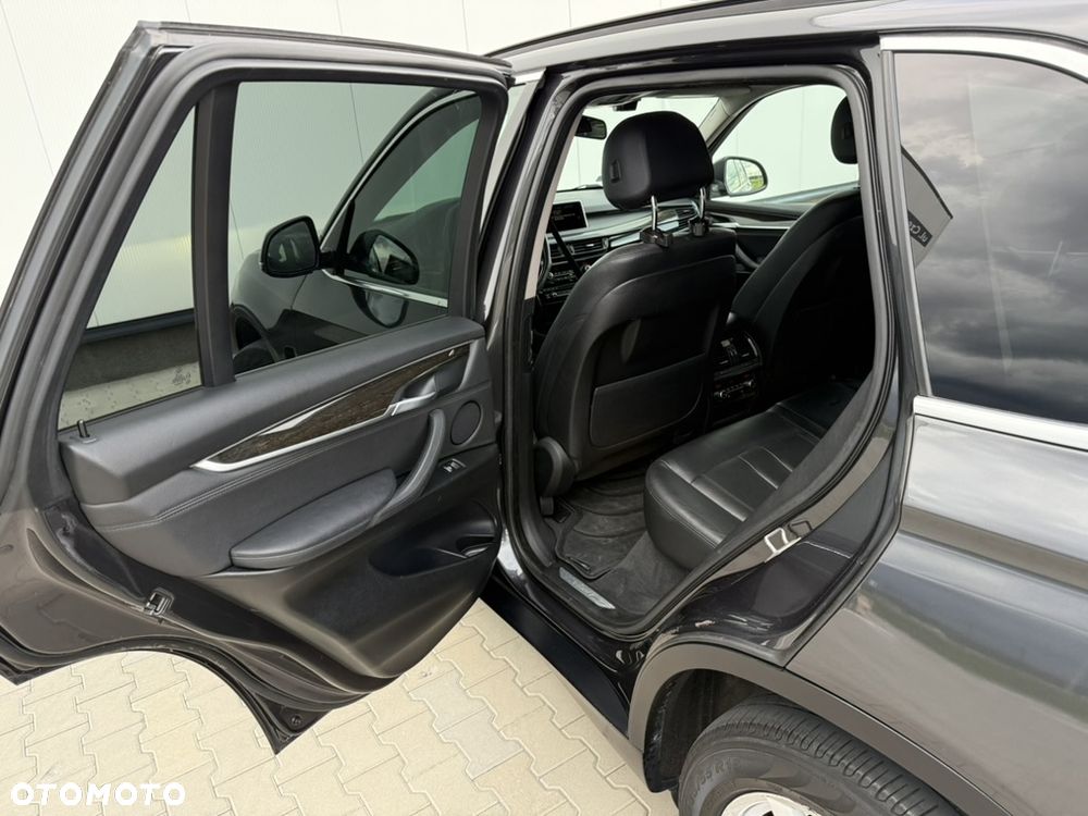 BMW X5 xDrive35i - 24