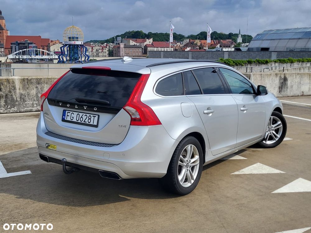 Volvo V60 D4 Geartronic Momentum - 9