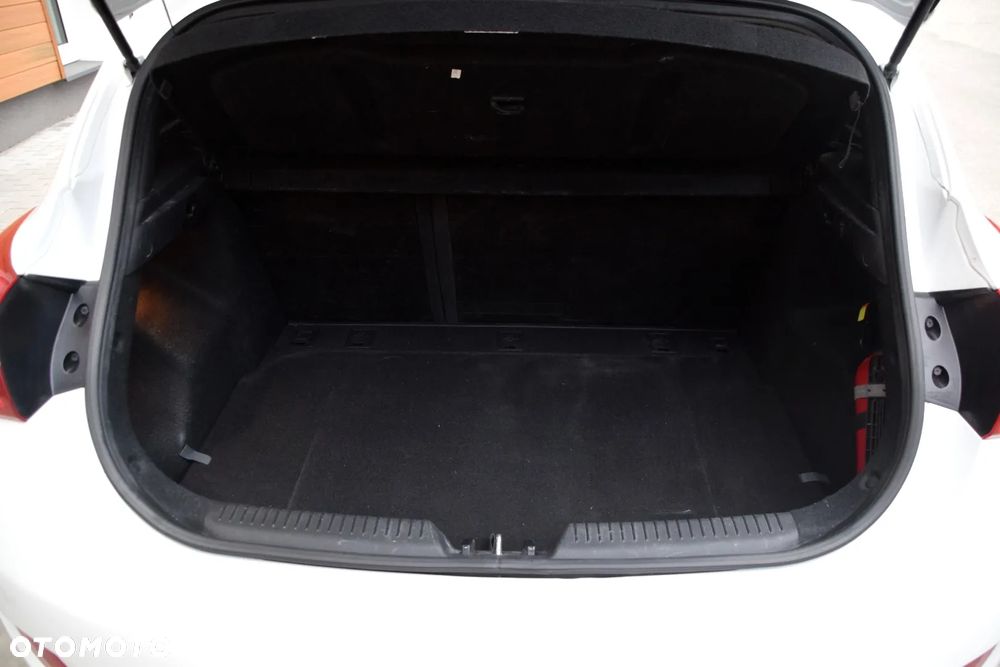 Hyundai i30 blue 1.4 Trend - 15