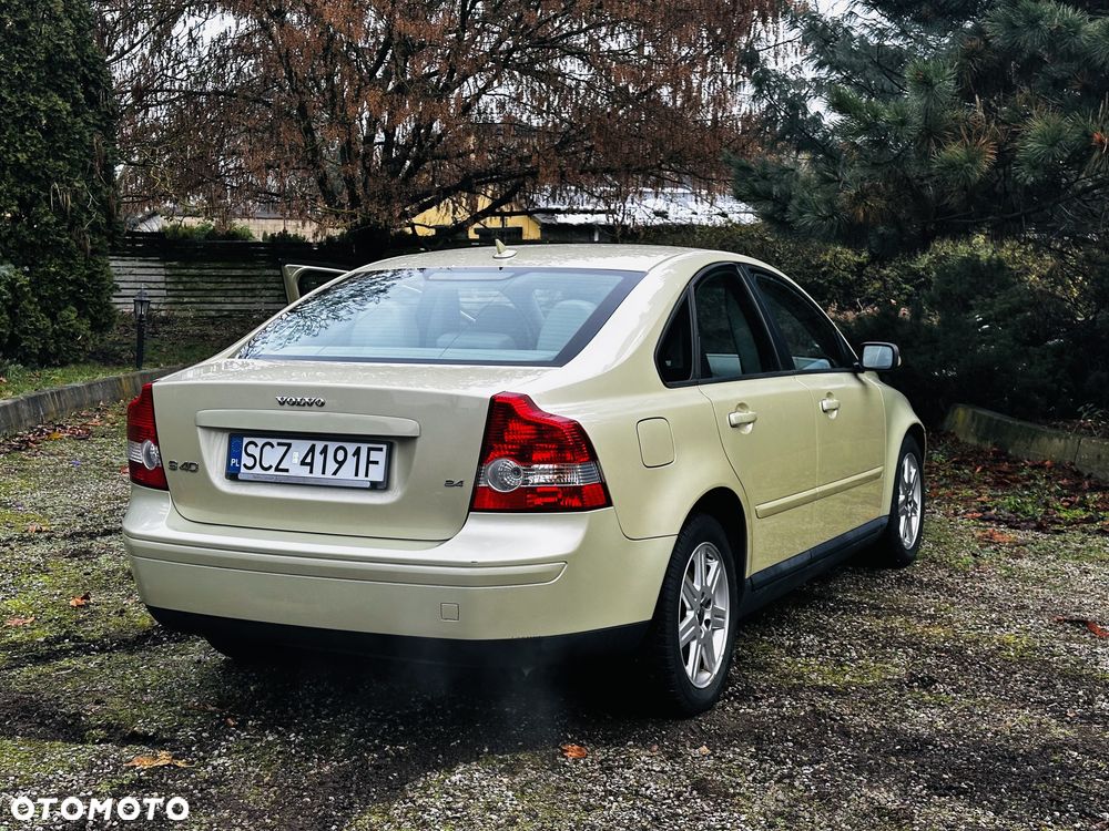 Volvo S40 2.4 - 10