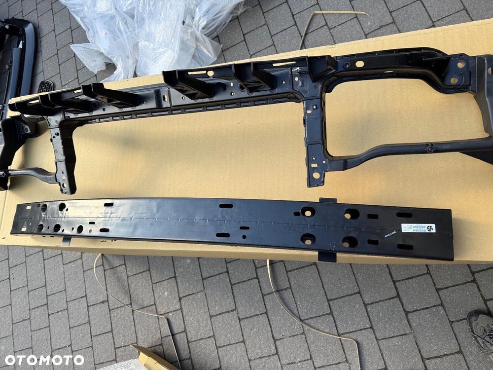 Dodge Challenger 15- pas przód belka