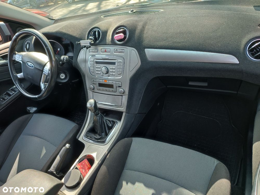 Ford Mondeo - 8