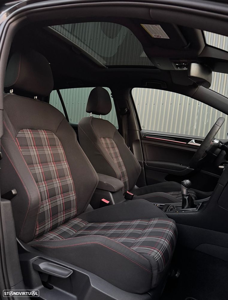 VW Golf 2.0 TSi GTi Performance - 16