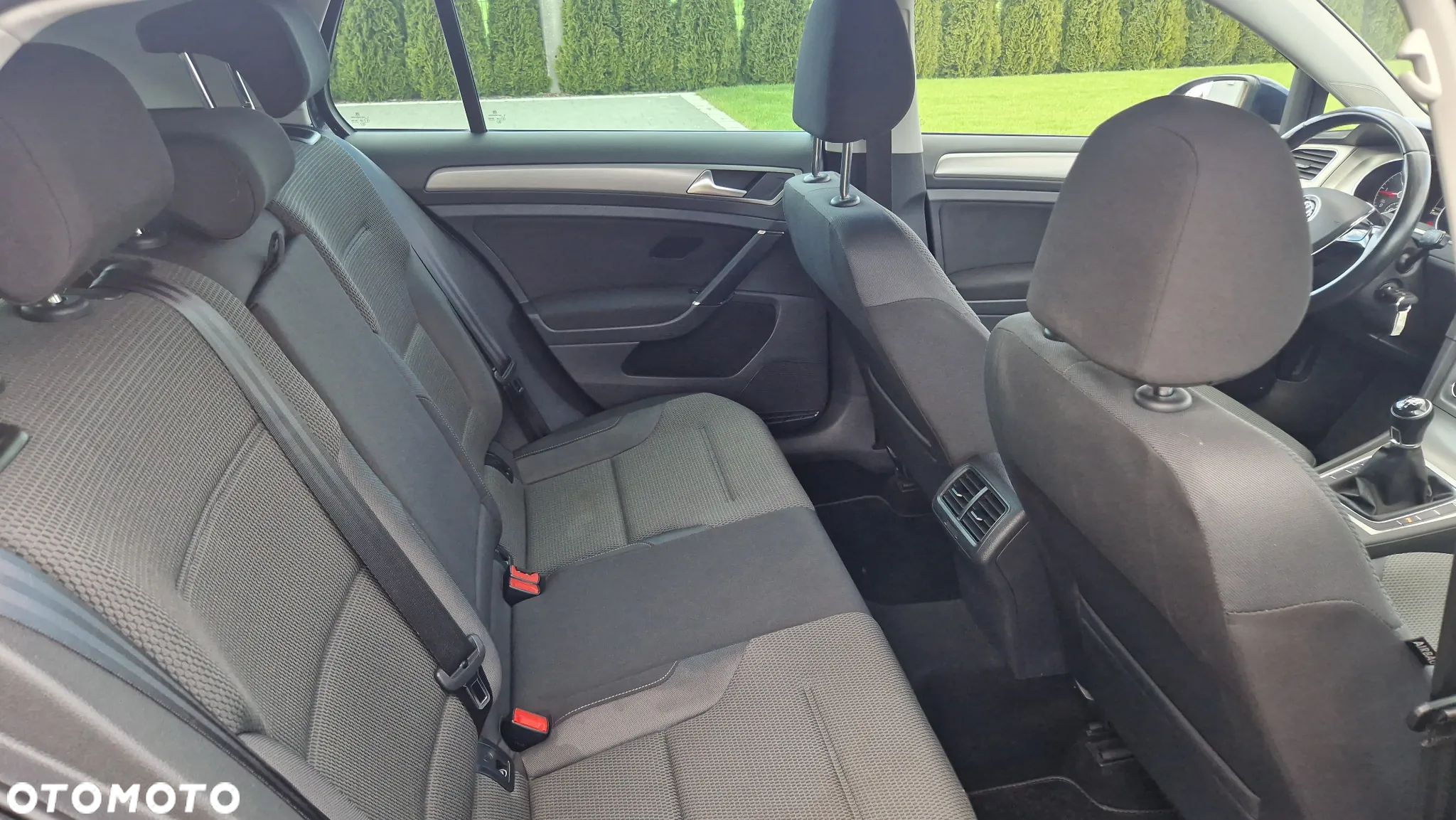 Volkswagen Golf VII 1.6 TDI BMT Comfortline - 17