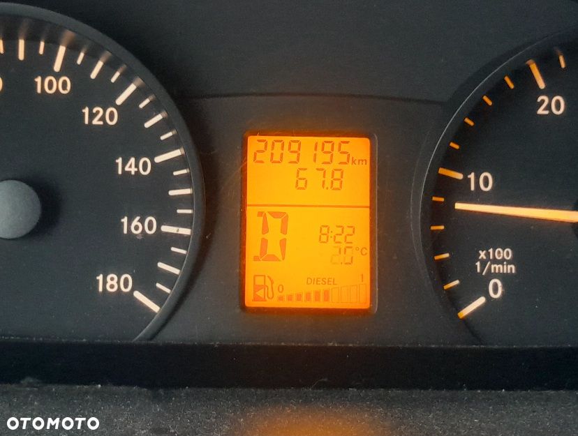 Mercedes-Benz Sprinter - 5