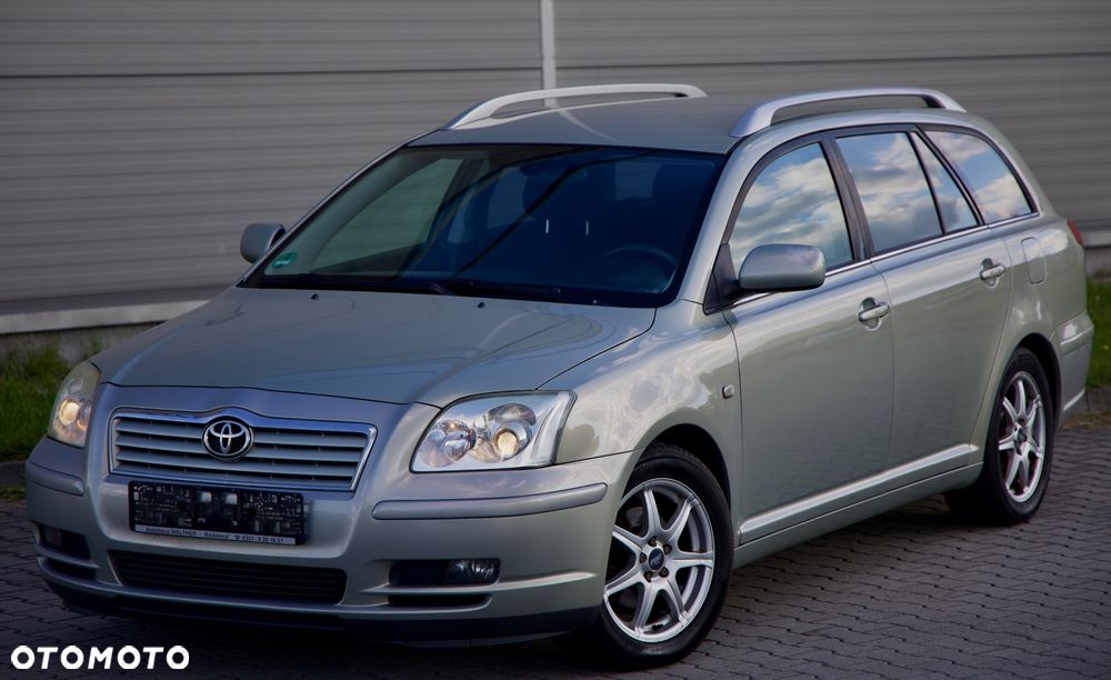 Toyota Avensis 1.8 VVT-i Combi Team - 1