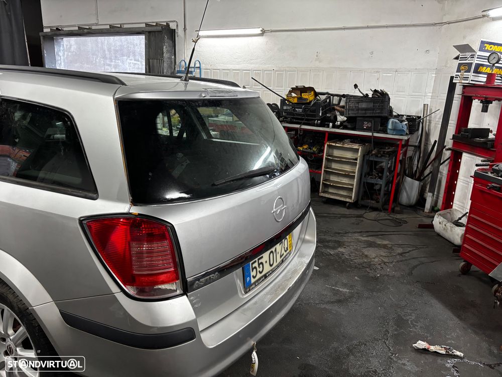 Opel Astra Sports Tourer - 3