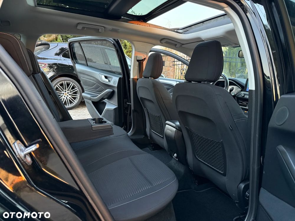 Ford Focus 1.5 TDCi DPF Start-Stopp-System Titanium - 24