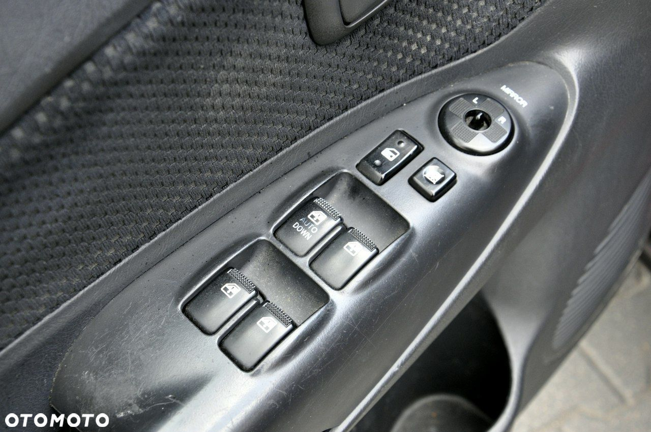 Hyundai Tucson 2.0 2WD GLS - 8
