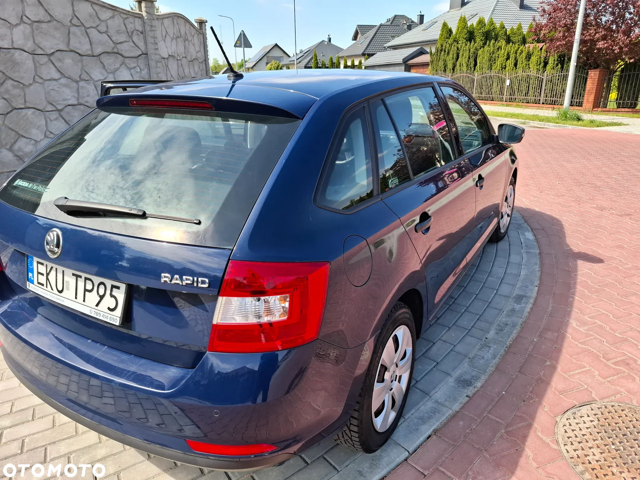 Skoda RAPID 1.2 TSI Active - 23