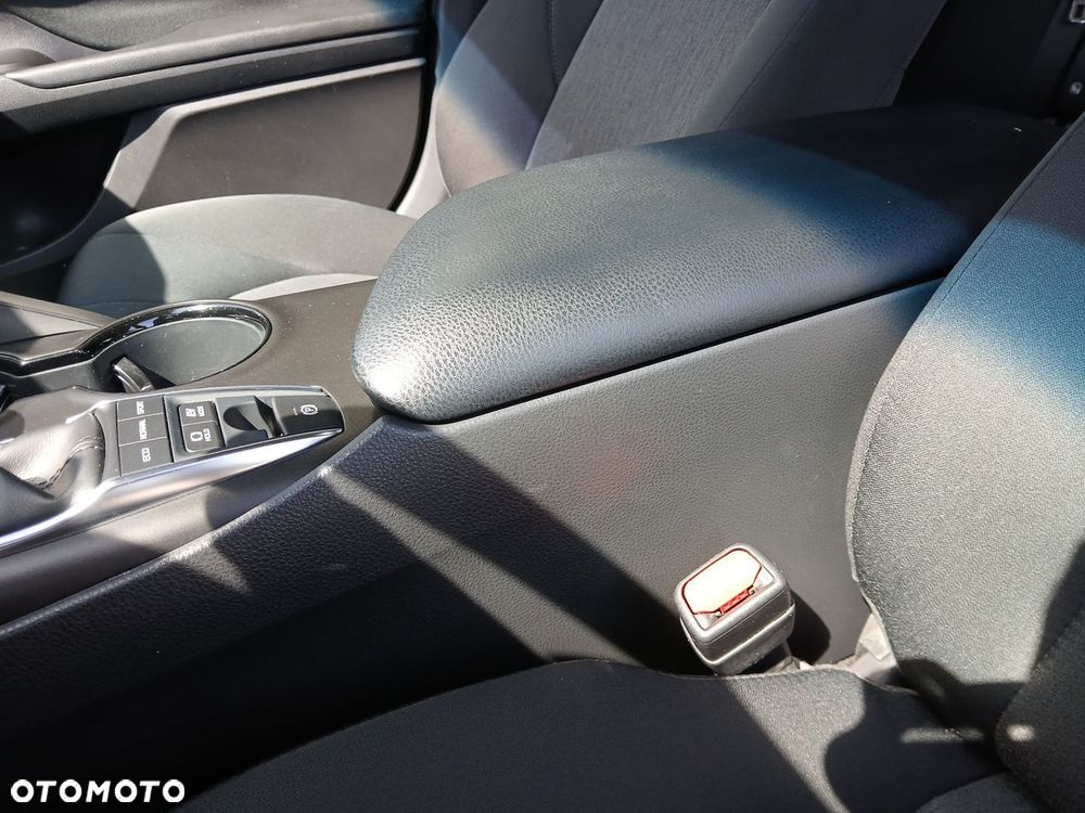 Toyota Camry 2.5 Hybrid Comfort CVT - 34