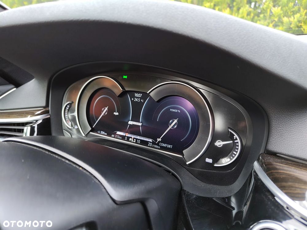 BMW Seria 5 530e iPerformance xDrive Luxury Line sport - 24