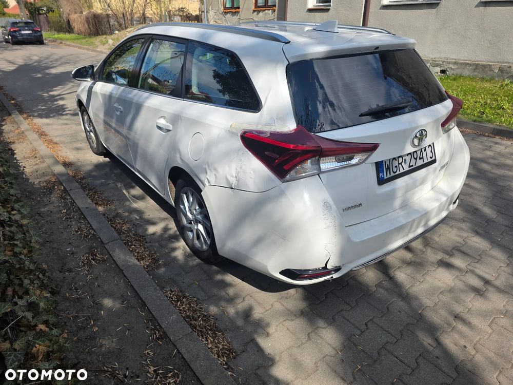 Toyota Auris 1.6 Comfort - 5