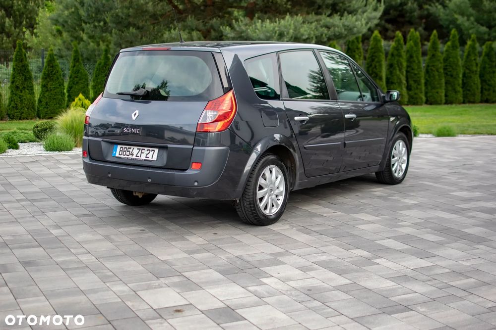 Renault Grand Scenic - 21
