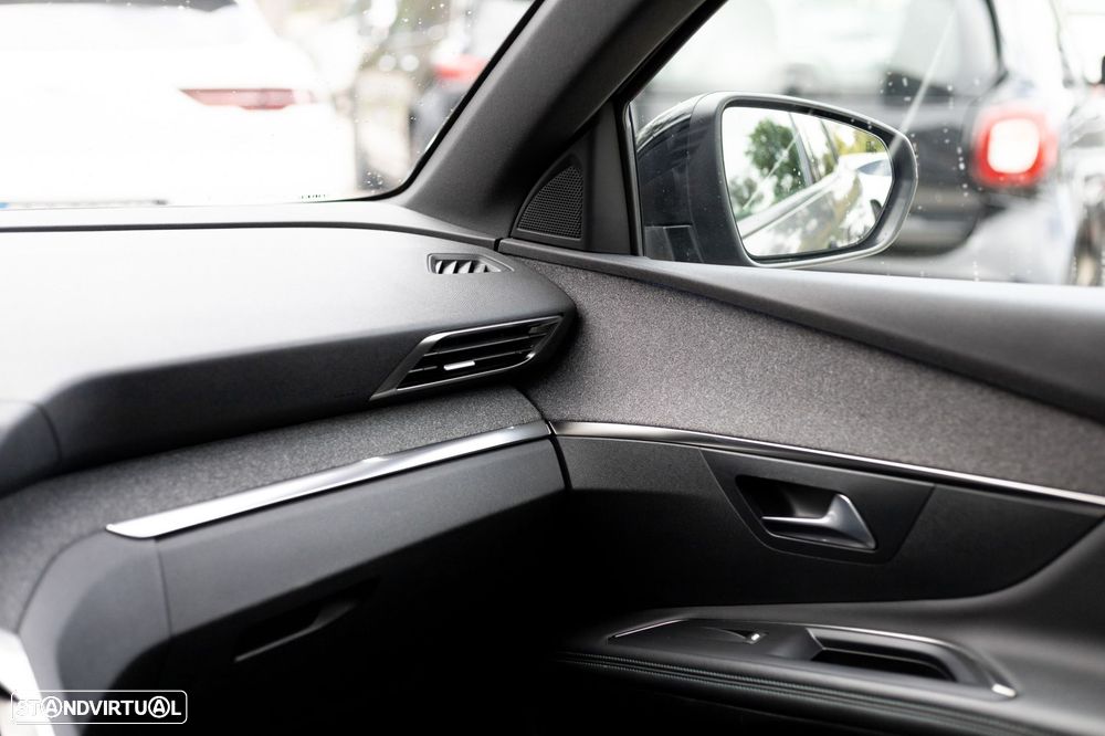 Peugeot 3008 1.6 Hybrid Allure e-EAT8 - 28