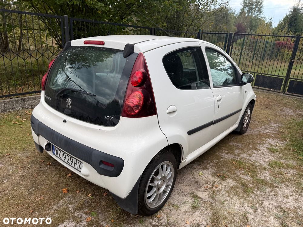 Peugeot 107 1.0 Active - 12