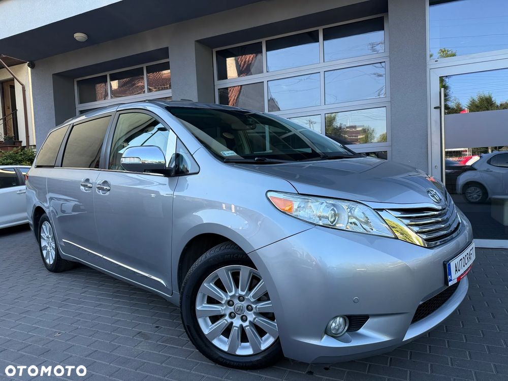Toyota Sienna 3.5 LE AWD - 1