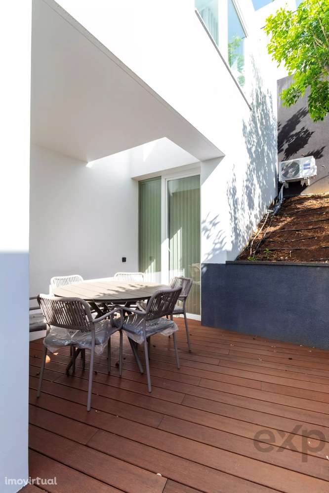 Moradia de Luxo com Vista Mar – Totalmente Mobilada | Funchal, Madeira - Grande imagem: 4/45