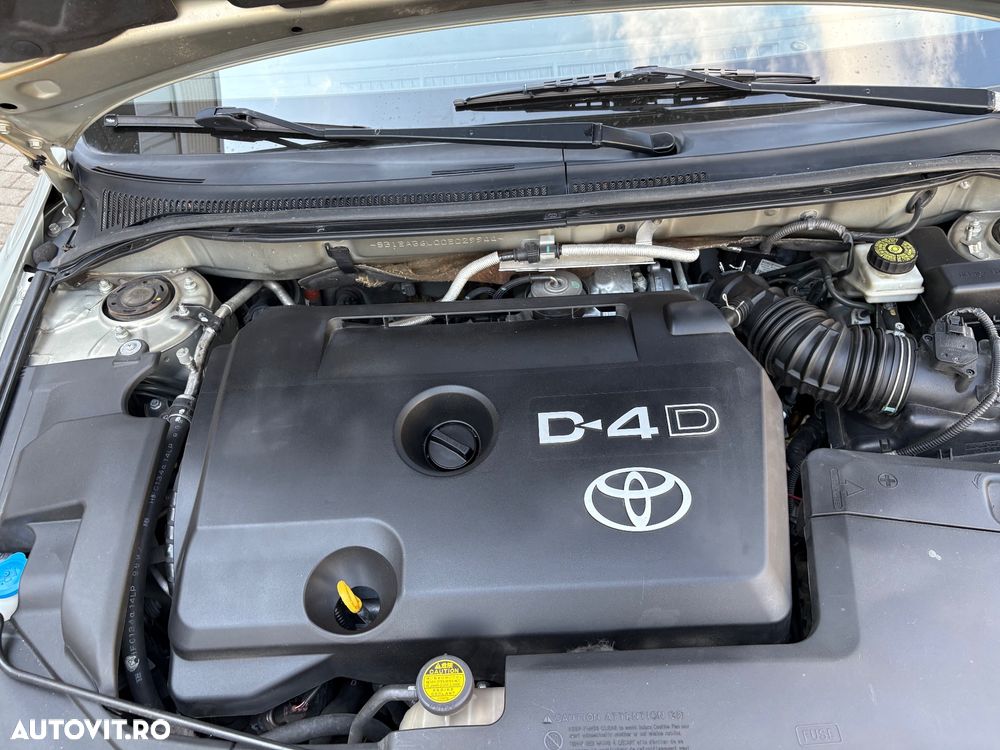 Toyota Avensis 2.2 D-4D Sol - 6