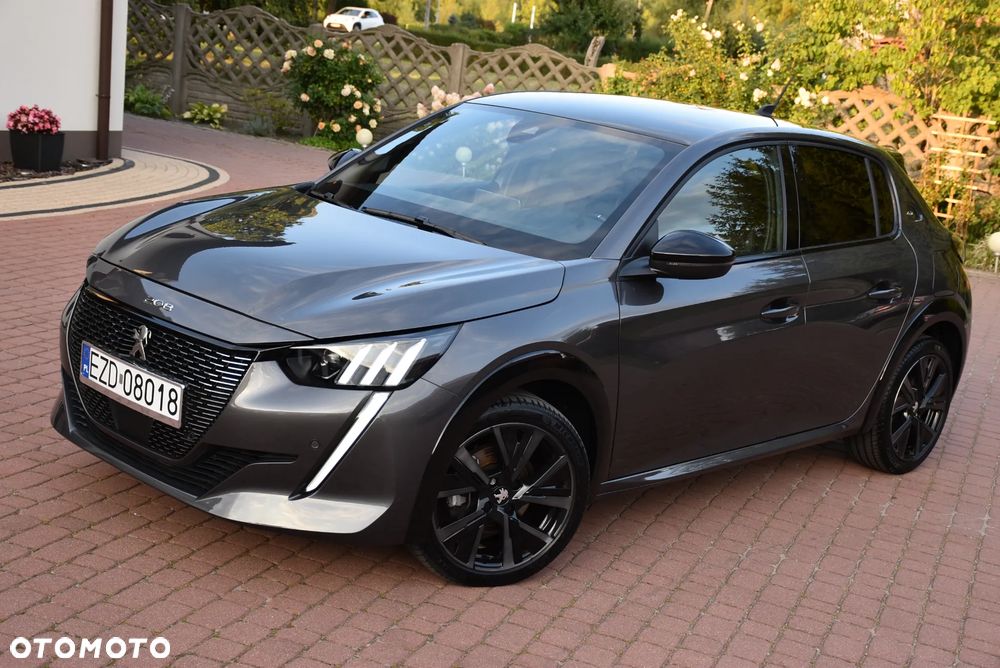 Peugeot 208 - 10
