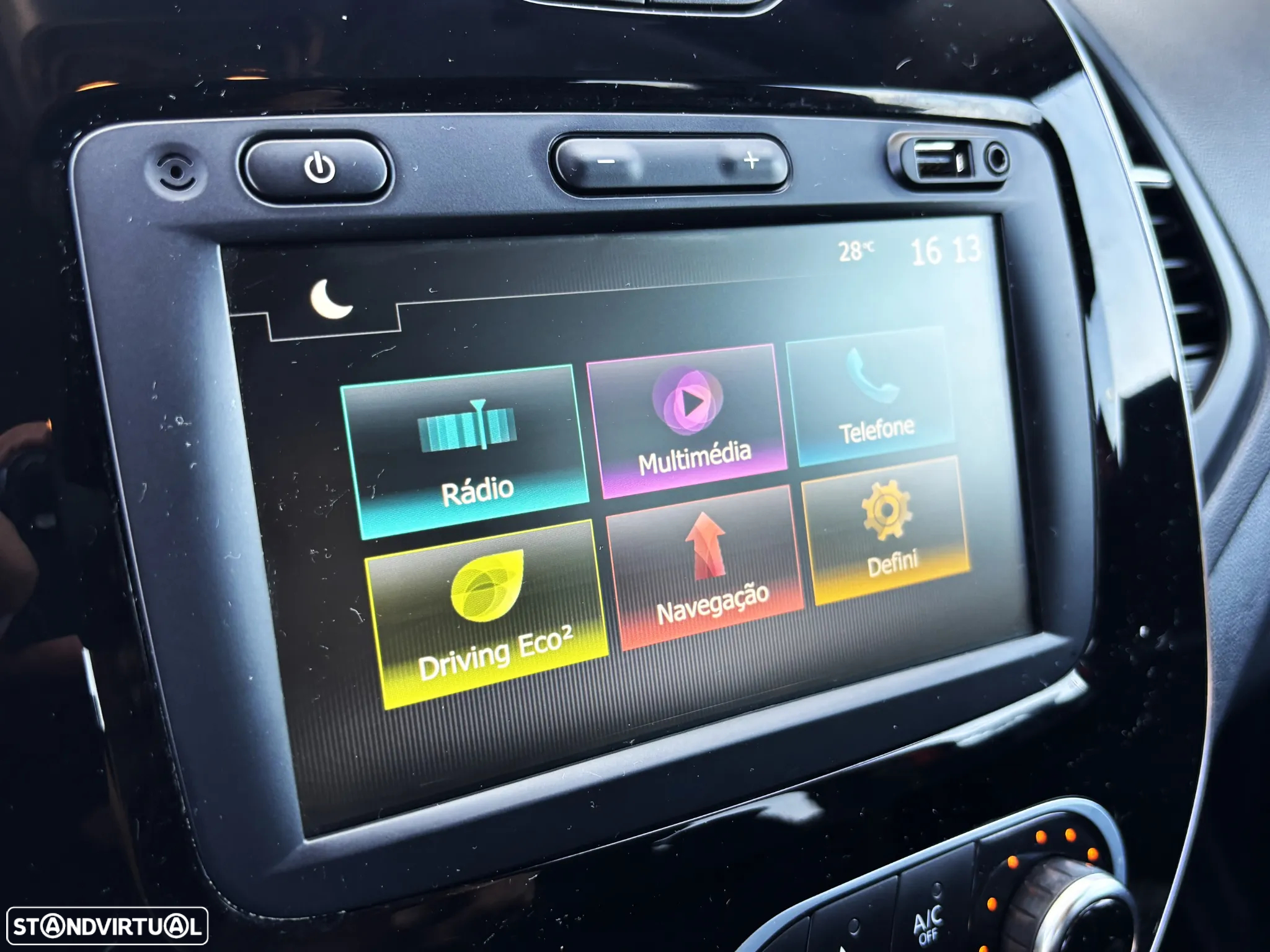 Renault Captur 1.5 dCi Exclusive EDC - 28
