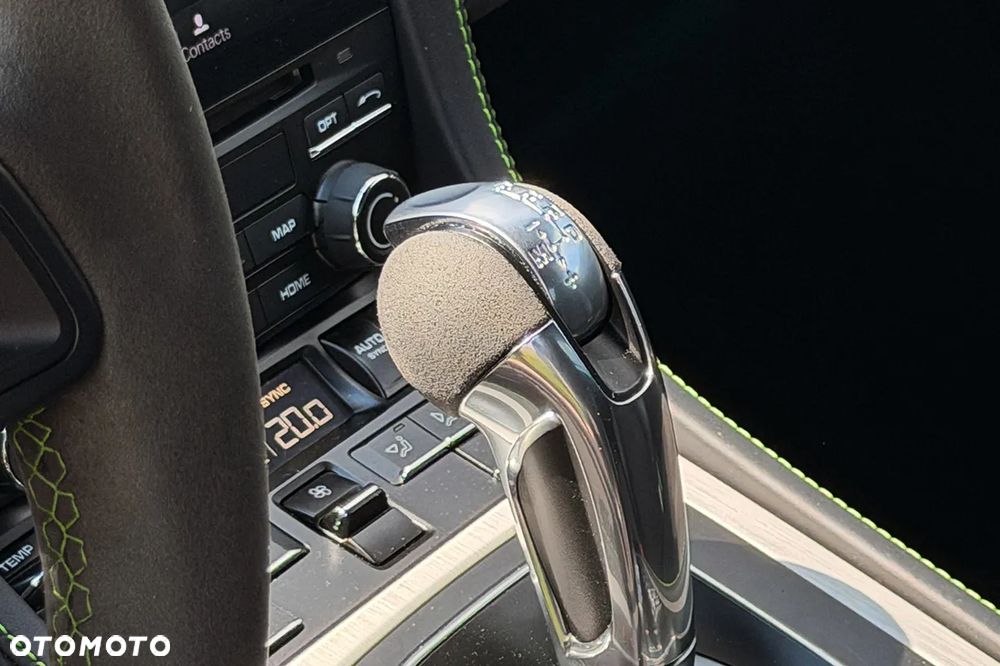 Porsche 718 Cayman GPF GT4 PDK - 30