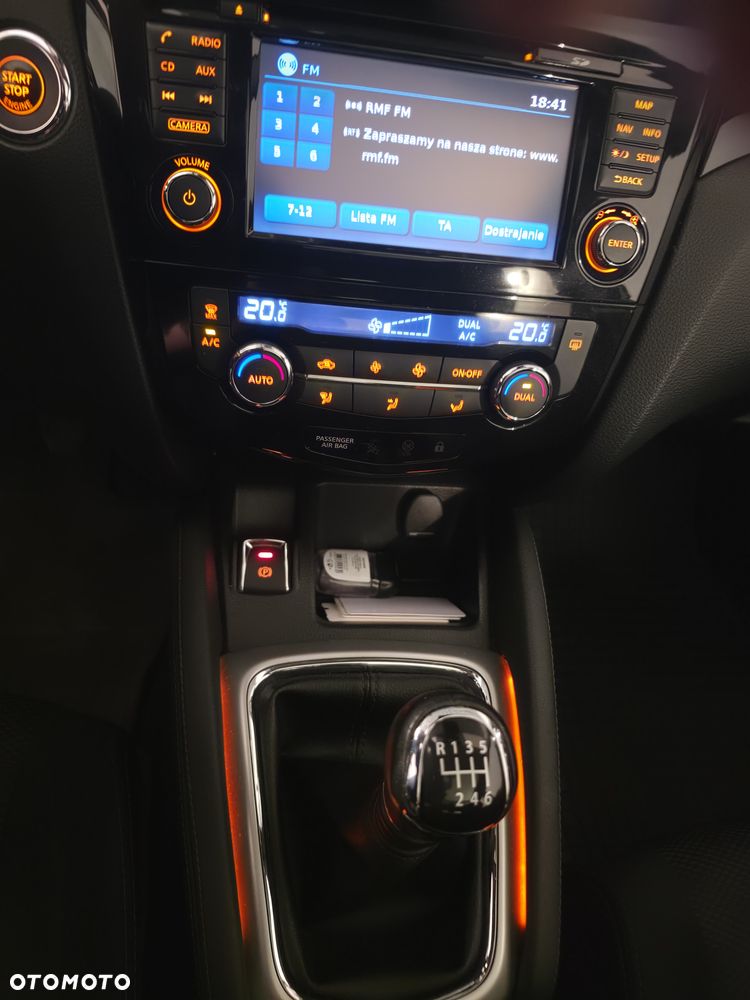 Nissan Qashqai 1.6 DIG-T N-Connecta - 21