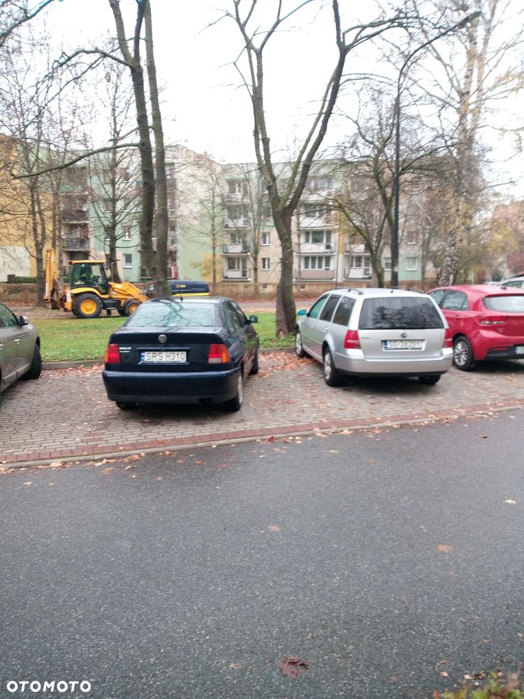 Volkswagen Polo 1.4 Basis - 12