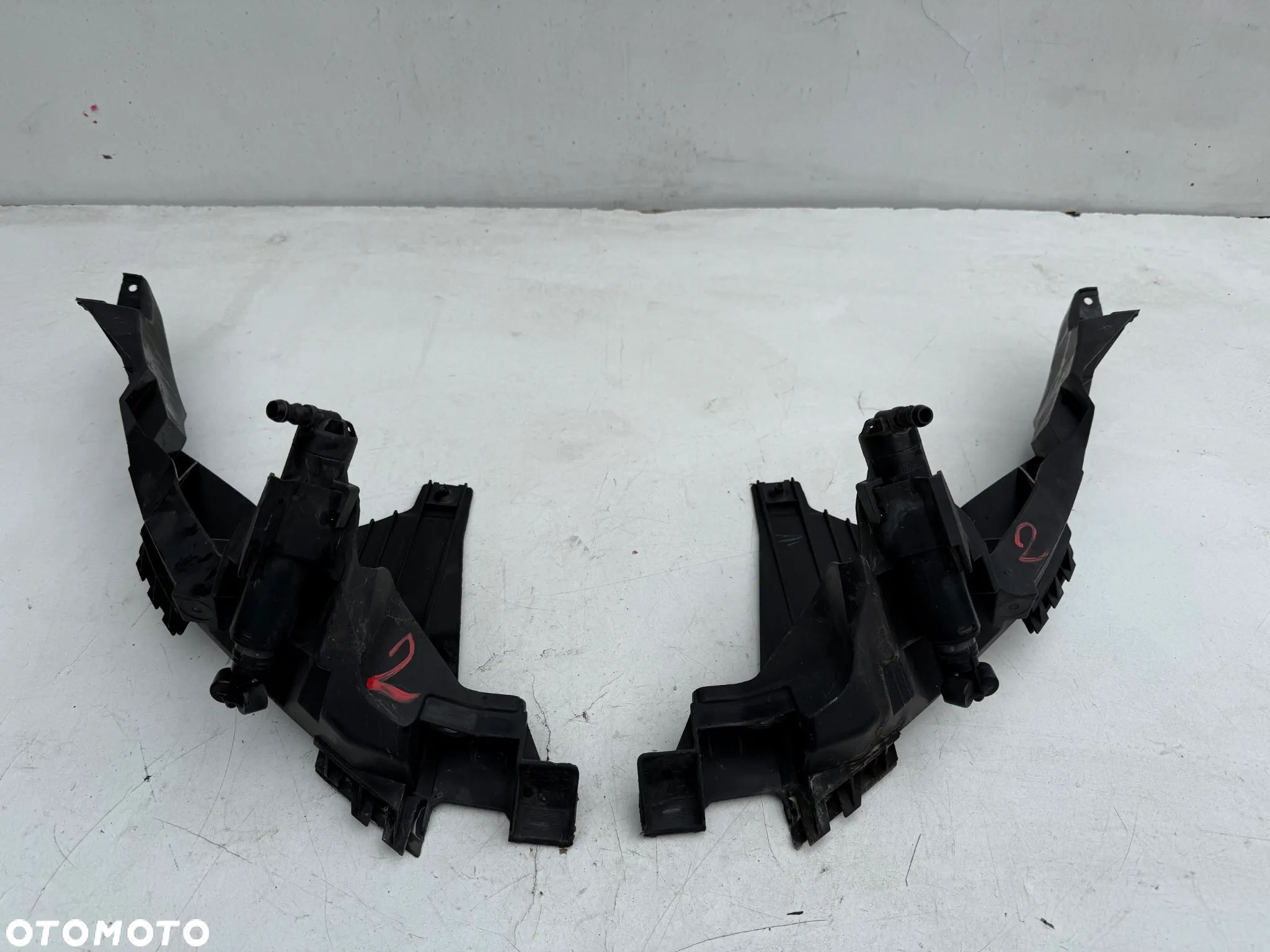 ŚLIZG MOCOWANIE LAMPY LEWY PRZÓD SPRYSK AUDI A1 I 8X 2010-2014 8X0805607 8X0805608 - 1