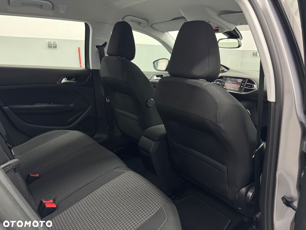 Peugeot 308 BlueHDi 130 EAT6 Stop & Start Active - 28