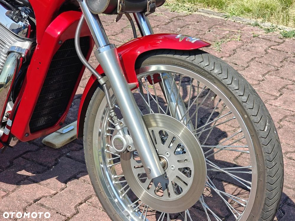 Suzuki Intruder - 16